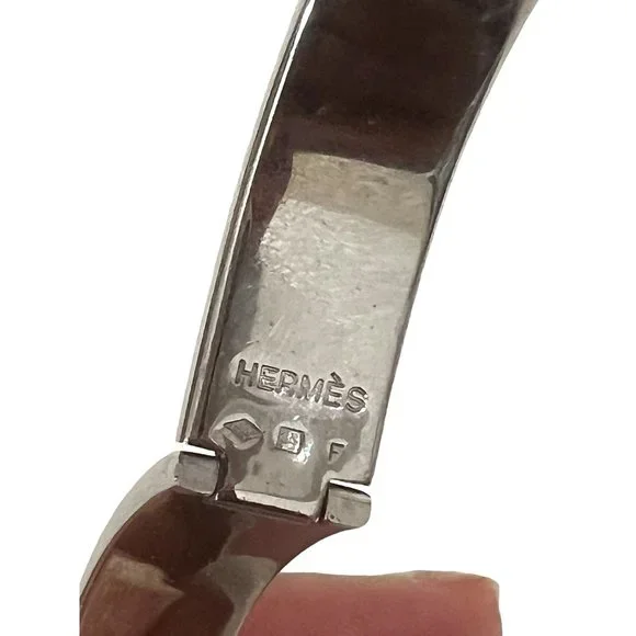 HERMES Clic H: Silver Metal & "H" Logo, Bangle #1267 - Picture 8 of 9